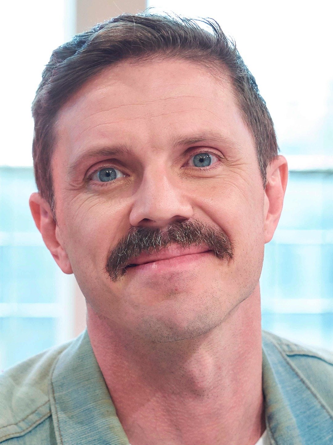 How tall is Jake Shears?